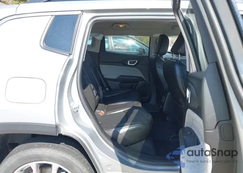 2022 Jeep Compass Latitude Lux 4X4 из США, поврежденный, VIN 3C4NJDFBXNT175997